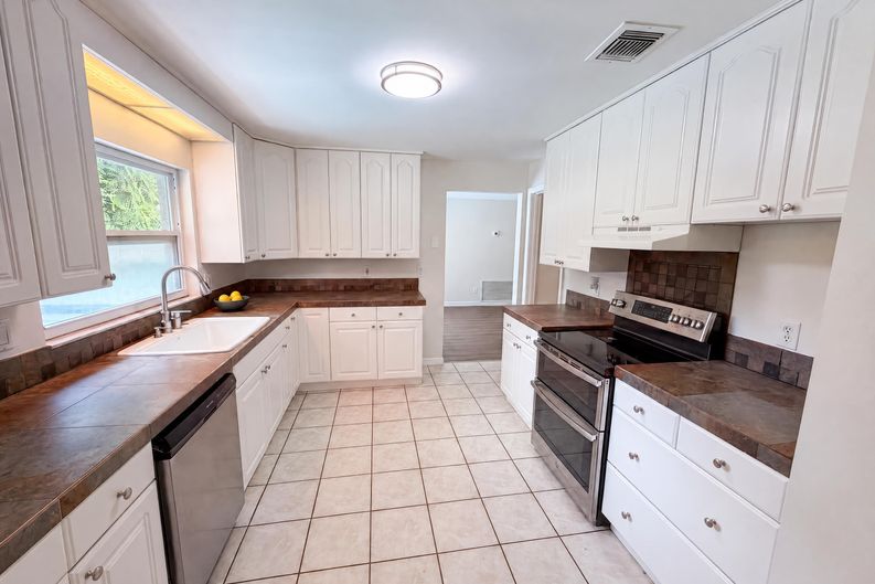 Photo 12 of 29 of 963 Sequoia Dr, Winter Springs, FL