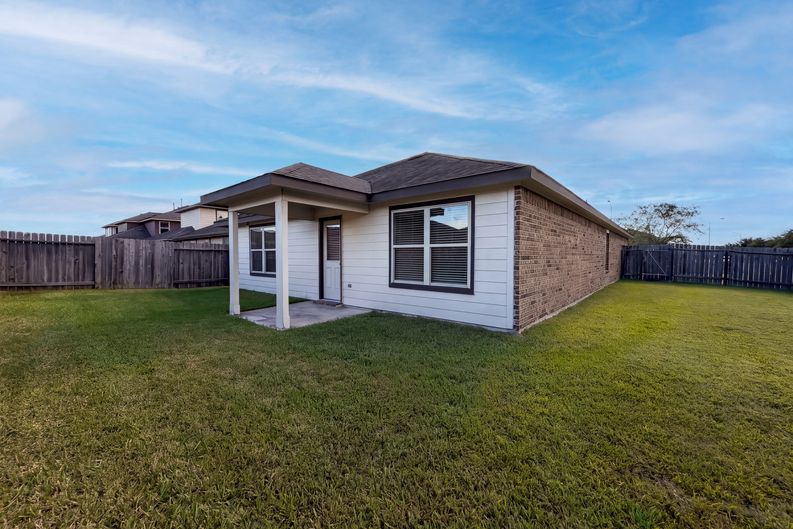 Photo 5 of 16 of 8126 Gambrel Way, Rosharon, TX