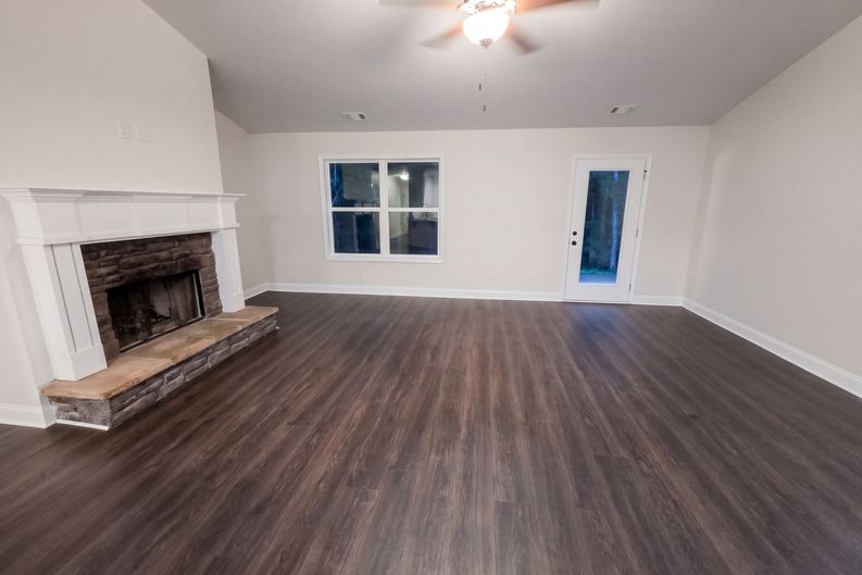 Photo 3 of 17 of 174 Pecan St, Danielsville, GA