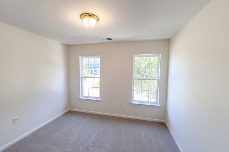 Photo 19 of 35 of 4735 Nijinsky Ct, Charlotte, NC
