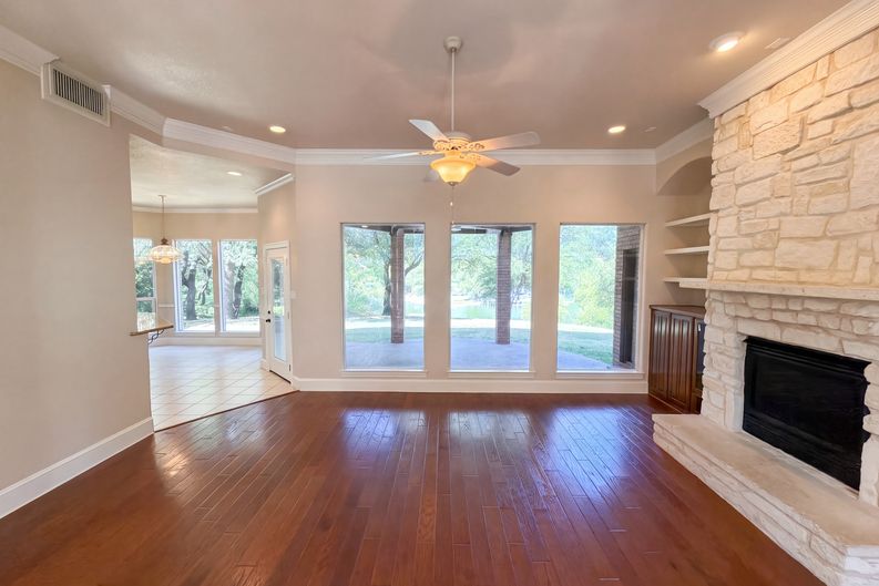 Photo 6 of 29 of 9313 Dosier Cv W, Fort Worth, TX