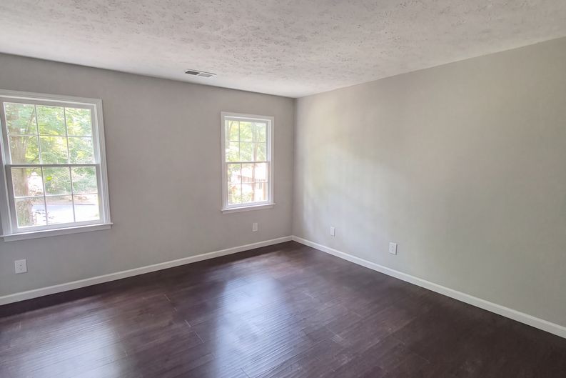 Photo 12 of 21 of 2201 Brookfield Cir, Lawrenceville, GA