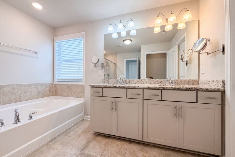 Photo 6 of 21 of 415 Prestige Ct, Pleasant View, TN