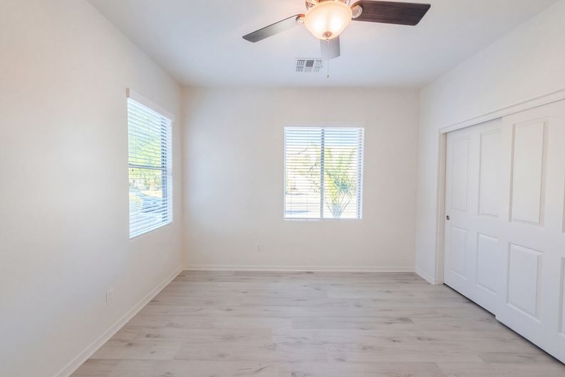 Photo 12 of 22 of 40877 W Bedford Dr, Maricopa, AZ