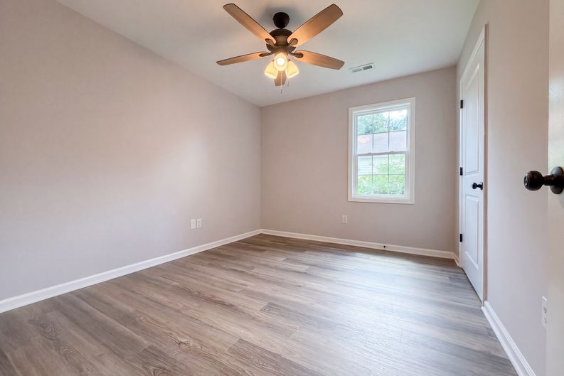 Photo 13 of 19 of 702 S Fayetteville Ave, Dunn, NC