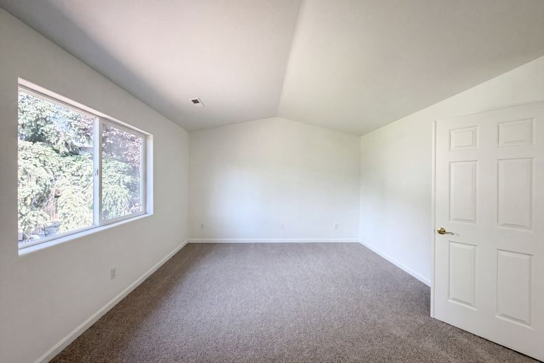 Photo 16 of 27 of 451 NW Yosemite Ter, Beaverton, OR