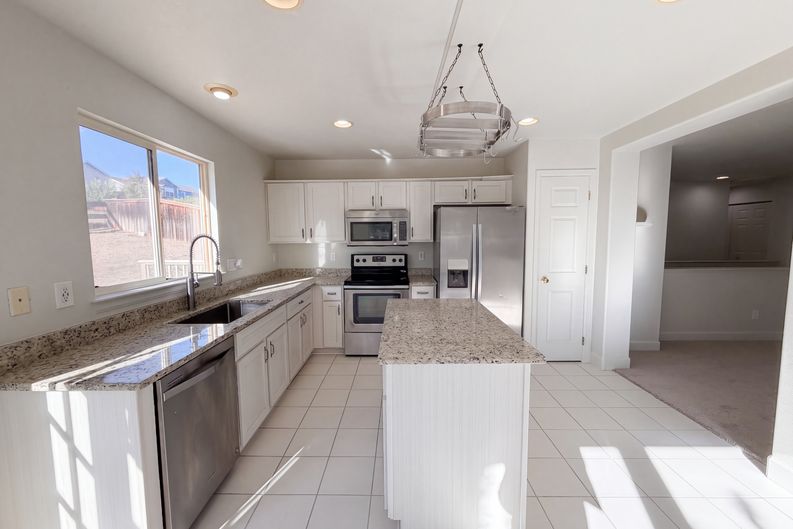 Photo 20 of 27 of 10009 Strathfield Ln, Highlands Ranch, CO