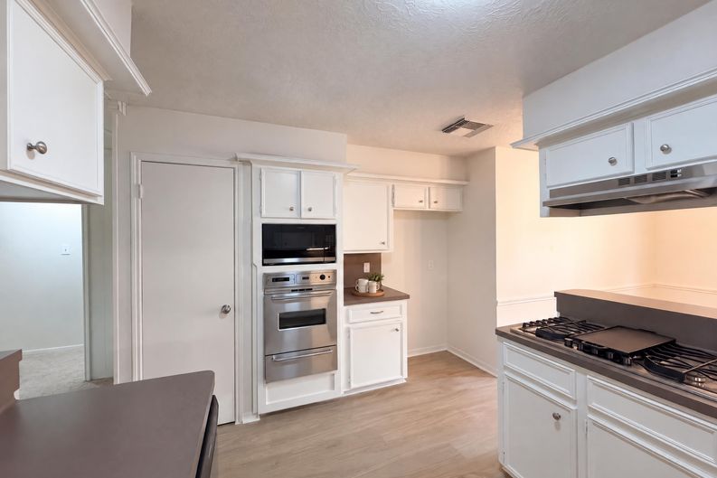 Photo 11 of 34 of 4514 Arapajo St, Pasadena, TX