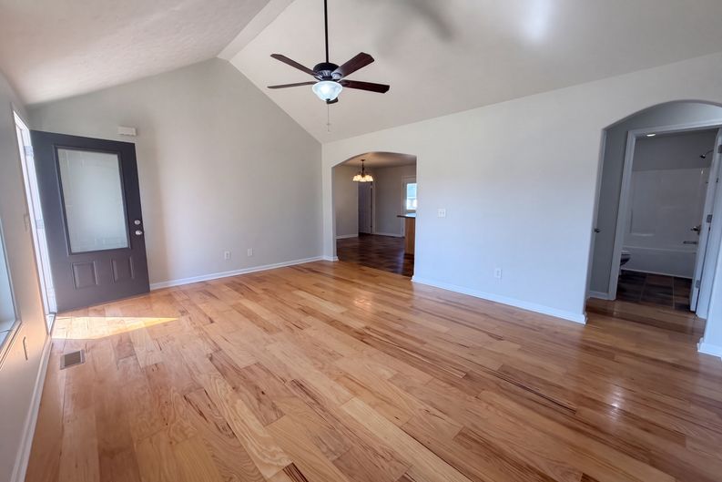 Photo 7 of 22 of 141 Thacker Dr, Portland, TN
