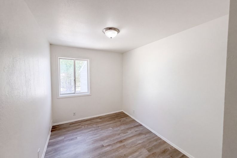 Photo 9 of 18 of 3168 W Lehi Dr, West Valley City, UT