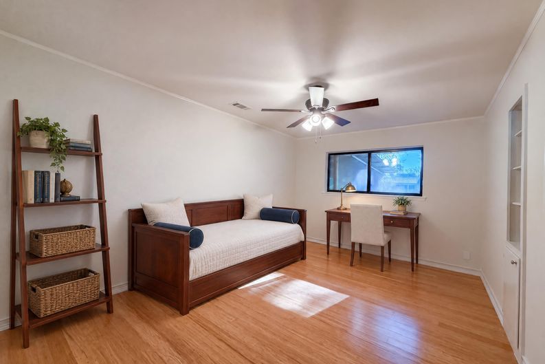 Photo 4 of 19 of 607 Turtle Creek Dr, Greenville, TX