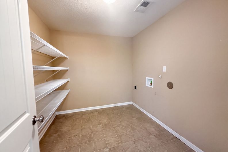 Photo 16 of 21 of 2516 Boxford Ln, Cordova, TN