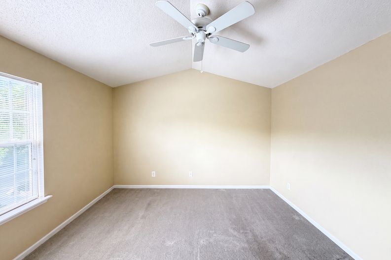 Photo 8 of 18 of 14205 Tranters Creek Ln, Charlotte, NC