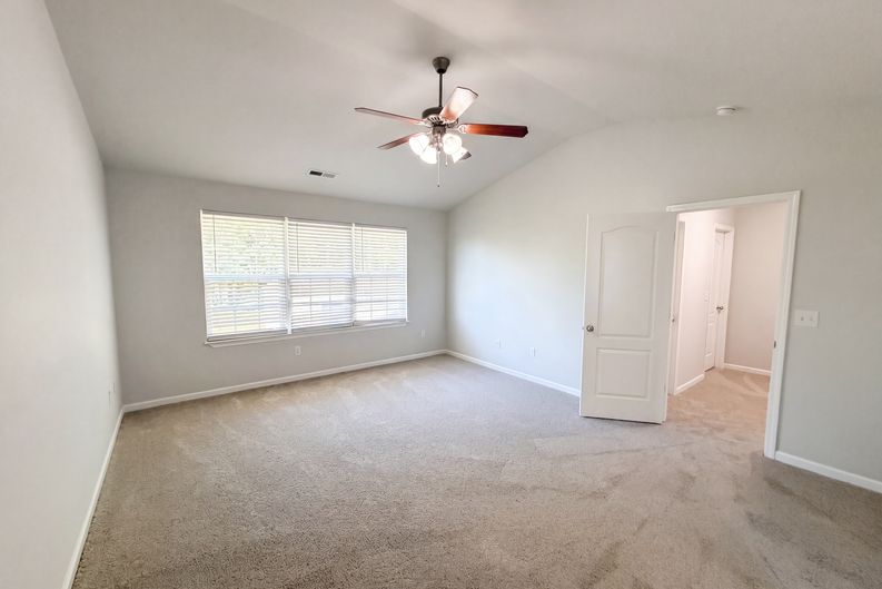 Photo 10 of 21 of 129 Saddlebrook Ave, Pickens, SC