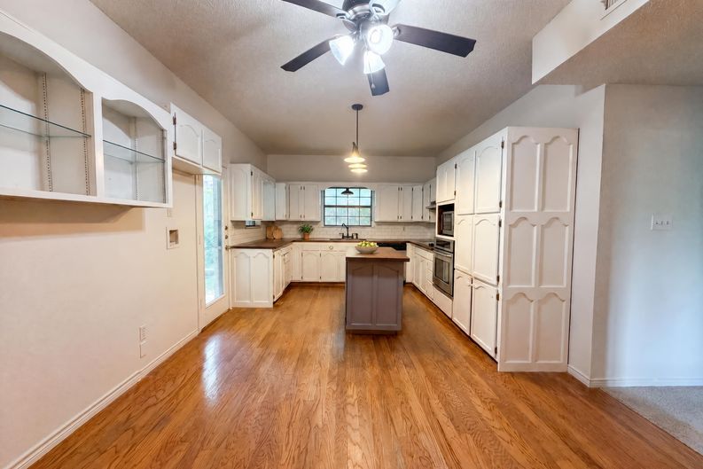 Photo 7 of 21 of 3504 Victorian Dr, Temple, TX