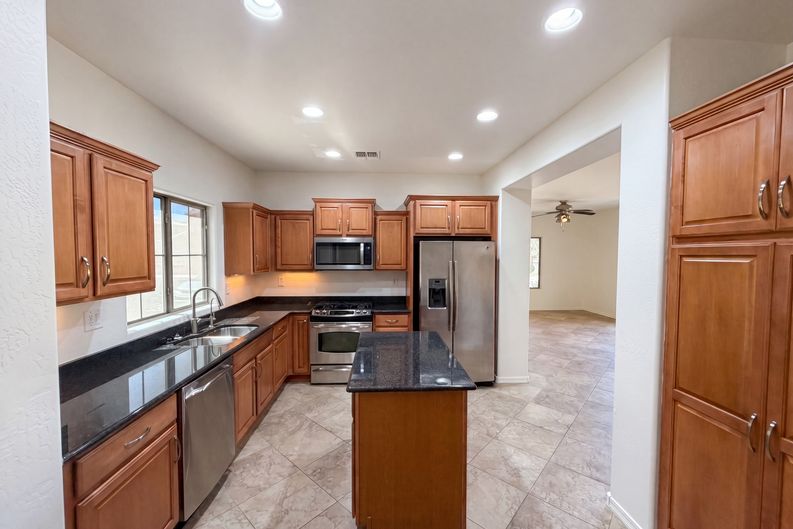 Photo 8 of 22 of 3968 E Melinda Dr, Phoenix, AZ