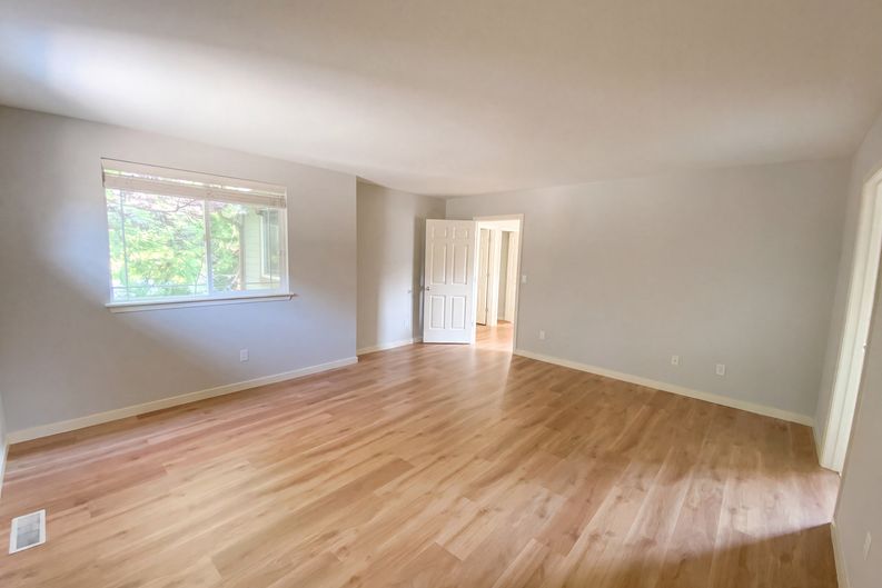 Photo 11 of 22 of 10769 221st Ln NE, Redmond, WA