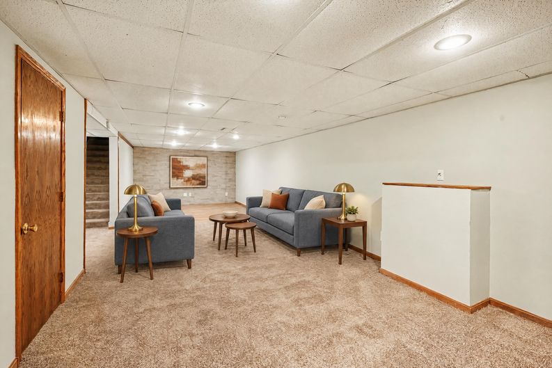 Photo 18 of 28 of 811 Leecrest St NW, Massillon, OH
