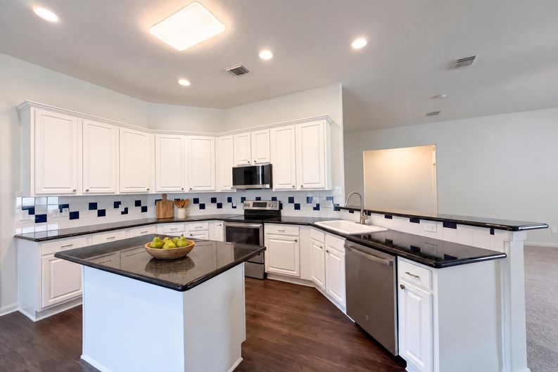 Photo 6 of 18 of 20402 Willow Trace Dr, Cypress, TX