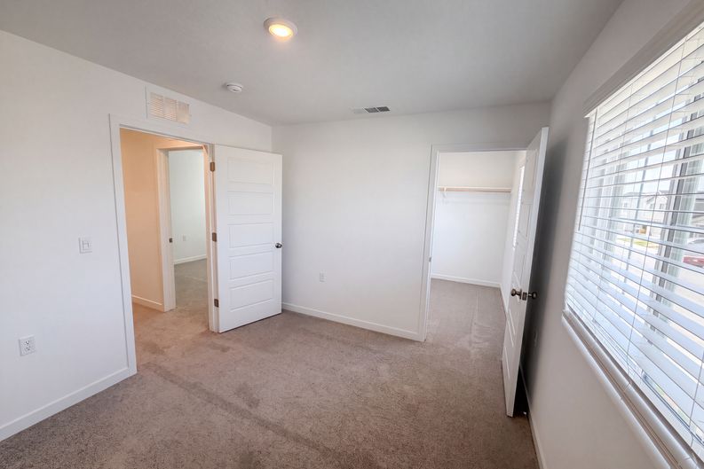 Photo 10 of 17 of 4496 Bellaire Ave, Clovis, CA