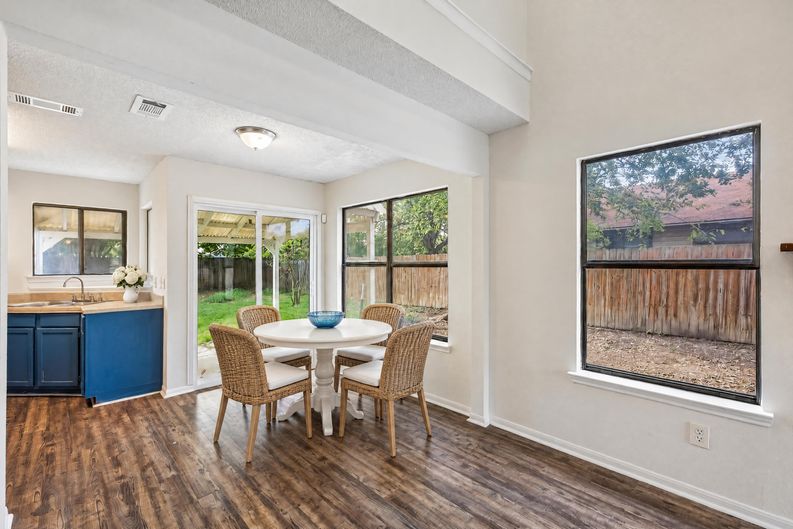 Photo 8 of 22 of 4508 Mesa Dr, Killeen, TX
