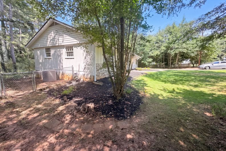 Photo 19 of 23 of 1181 Bouldercrest Cir, Watkinsville, GA