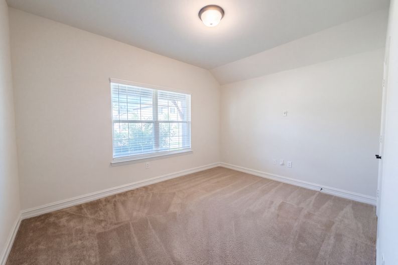 Photo 8 of 13 of 3412 Lillian Ct, Celina, TX