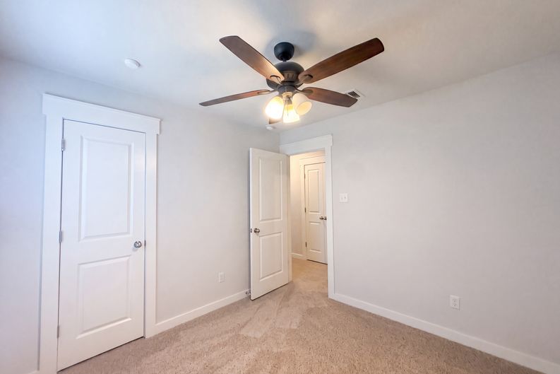 Photo 16 of 21 of 5909 Urbano Bnd, Round Rock, TX
