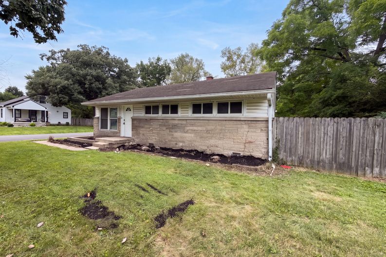 Photo 14 of 19 of 3202 N Arlington Ave, Indianapolis, IN