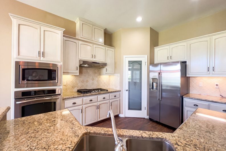 Photo 12 of 35 of 11904 Kenseth St, Bakersfield, CA