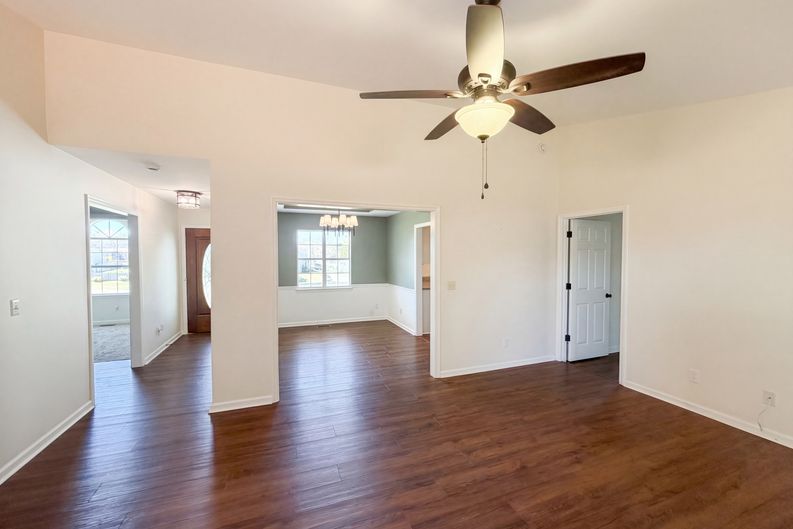 Photo 10 of 18 of 257 Spring Meadows Dr, Ringgold, GA