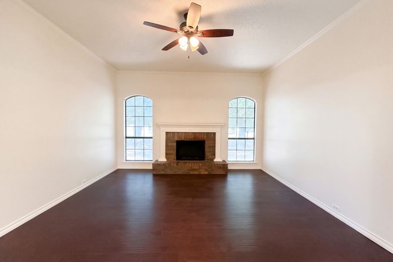 Photo 8 of 21 of 133 Jason Dr, Red Oak, TX