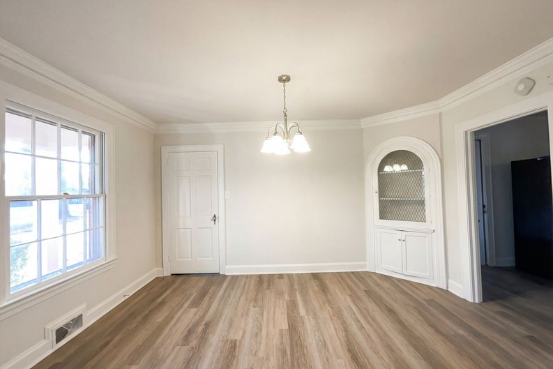Photo 13 of 21 of 207 Gleneagles Rd E, Statesville, NC