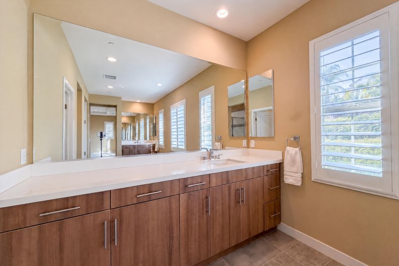 Photo 23 of 37 of 627 E Orange Blossom Way, Azusa, CA