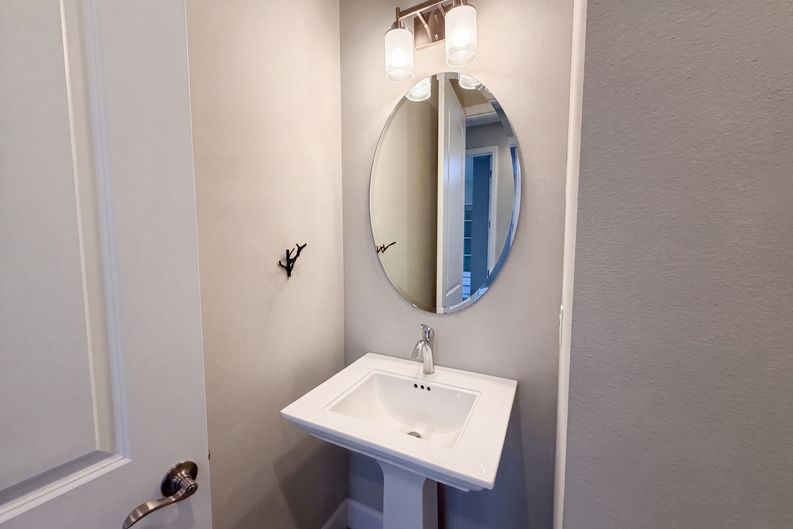 Photo 19 of 28 of 1011 Victoria Hills Dr S, Deland, FL