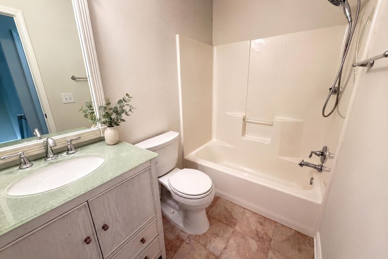 Photo 15 of 21 of 13331 Harpley Ct, Alpharetta, GA