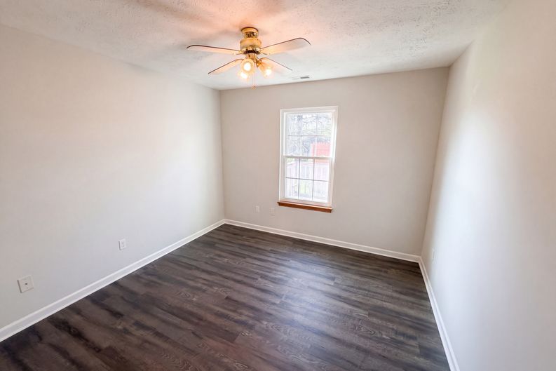 Photo 13 of 20 of 2027 Ferdinand Ct, Indianapolis, IN