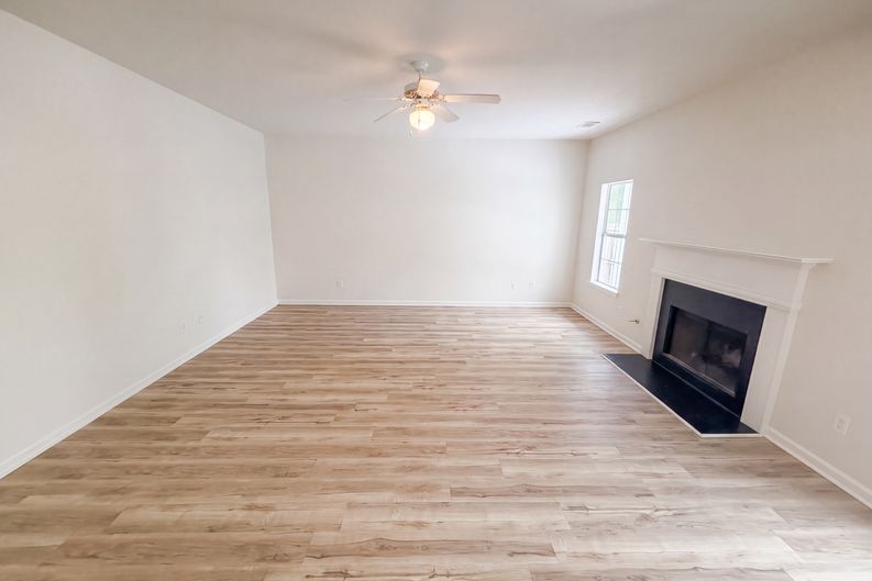 Photo 8 of 23 of 401 Callaway Ln, Conyers, GA