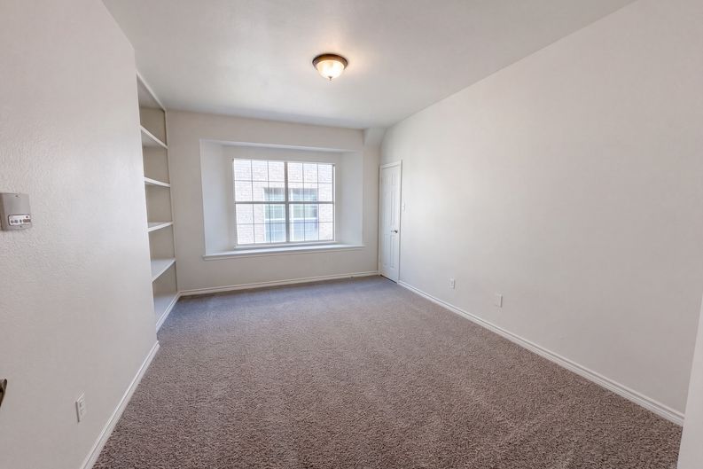 Photo 13 of 29 of 1803 High Meadow St, Glenn Heights, TX