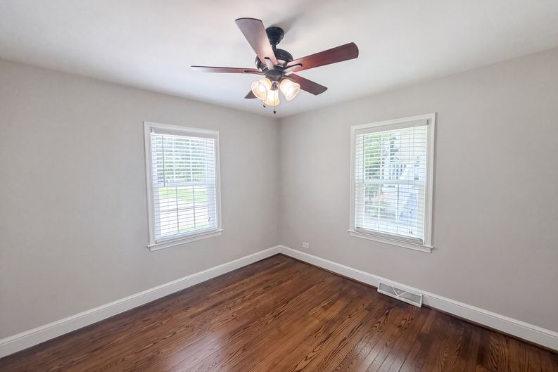 Photo 4 of 17 of 1712 N Roxboro St, Durham, NC