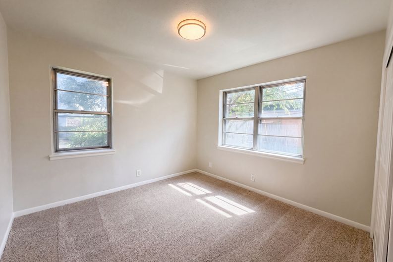 Photo 14 of 25 of 5421 Bonnie Wayne St, Haltom City, TX