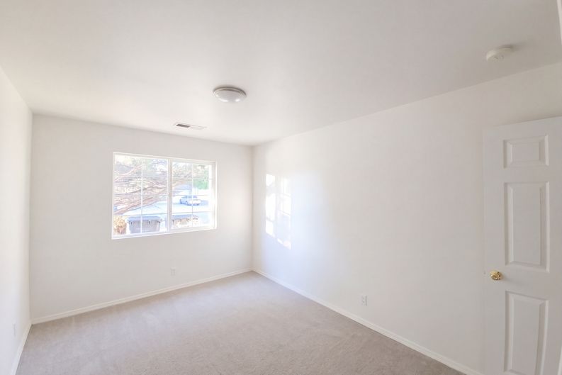 Photo 14 of 18 of 633 Autumn Meadows Dr NE, Rio Rancho, NM
