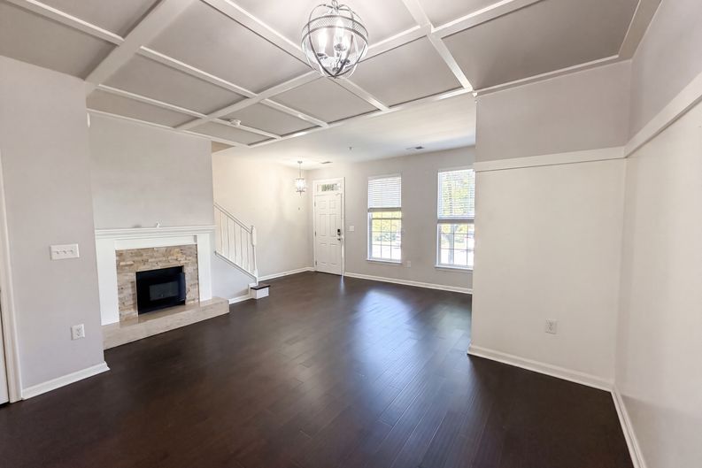 Photo 11 of 54 of 15489 Chopawamsic Ct, Woodbridge, VA