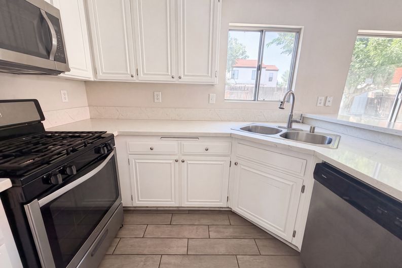 Photo 9 of 22 of 4256 Trenton Ave, Palmdale, CA