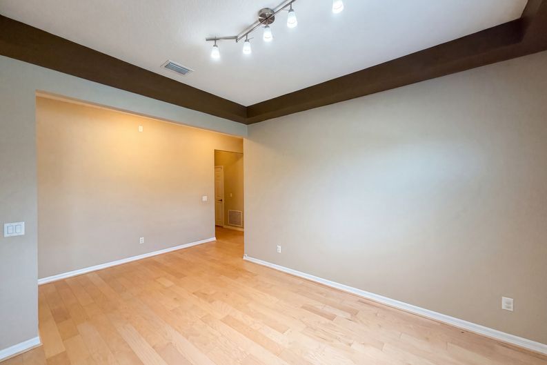 Photo 10 of 27 of 5605 Windsong Oak Dr, Leesburg, FL