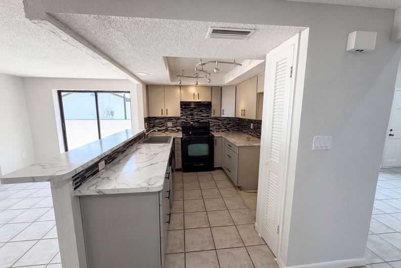 Photo 6 of 24 of 8 Bumelia Ct, Homosassa, FL