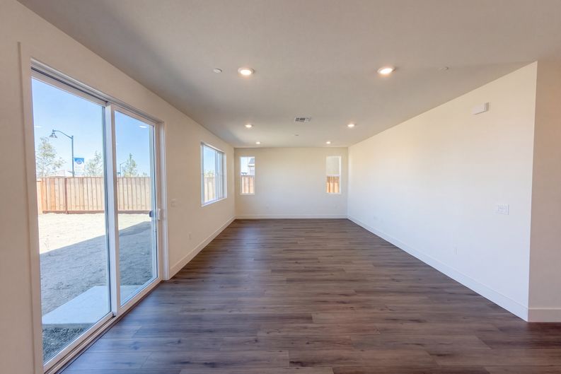 Photo 3 of 22 of 3627 Junefield St, Tracy, CA