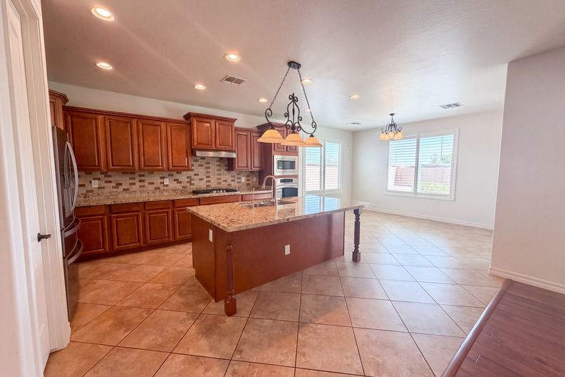 Photo 10 of 27 of 11 W Canyon Way, Chandler, AZ