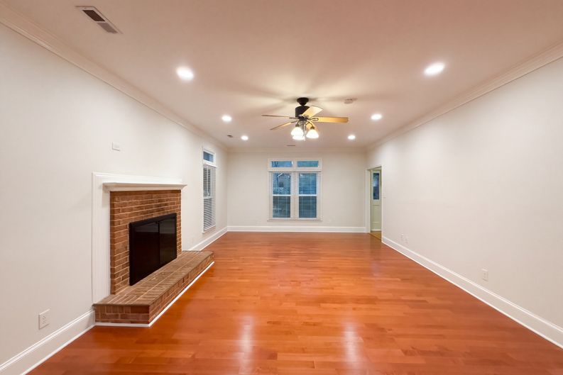 Photo 6 of 30 of 2315 Heathershire Ln, Matthews, NC