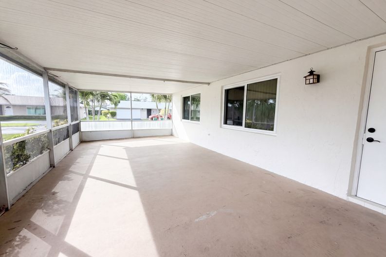 Photo 19 of 21 of 9605 NW 81st St, Tamarac, FL